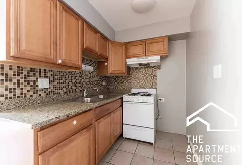 5820 N Sheridan Rd #409, Chicago, IL 60660