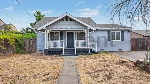 1042 Las Palmas Ave, Sacramento, CA 95815