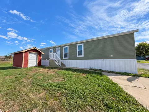 709 N Collins Fwy #3, Howe, TX 75459