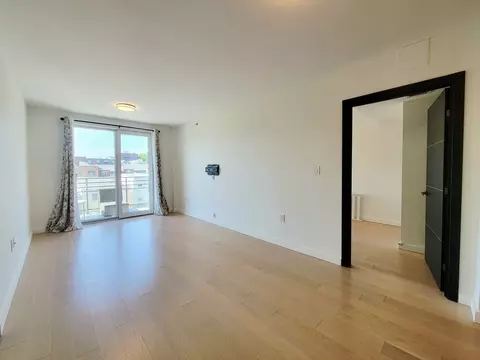 70-09 45th Ave #4D, New York, NY 11377