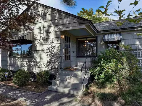 2608 W Lacrosse Ave, Spokane, WA 99205