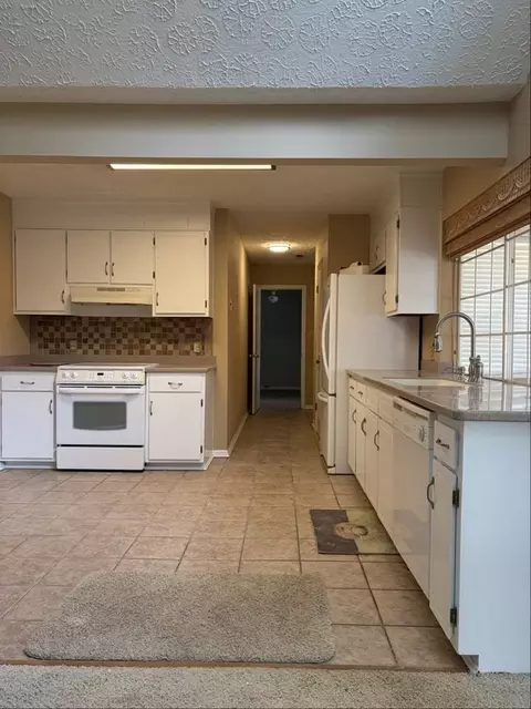528 Ansley Ave, Perry, GA 31069 photo 4