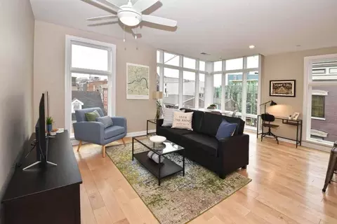 118 W 15th St #1622259P, Cincinnati, OH 45202