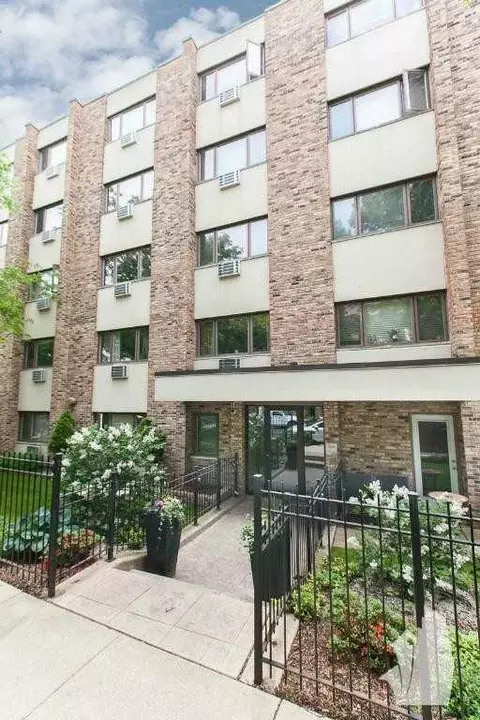 625 W Wrightwood Ave #402, Chicago, IL 60614