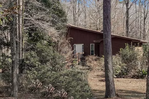 660 Ponderosa Ct, Fayetteville, GA 30214
