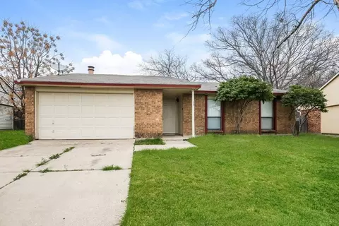 2255 Goldleaf Ct, Fort Worth, TX 76131