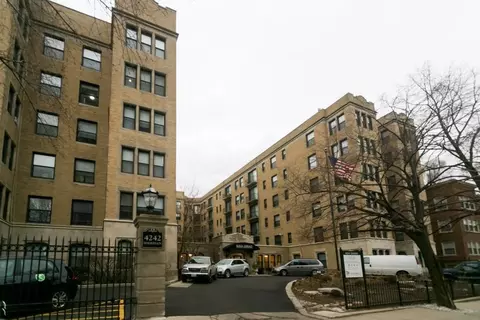 4242 N Sheridan Rd #513, Chicago, IL 60613
