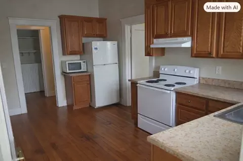 12 Chestnut St, Branford, CT 06405