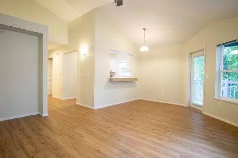 236 SW Meade St #04, Portland, OR 97201