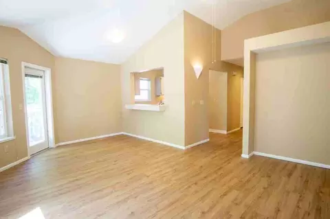 236 SW Meade St #04, Portland, OR 97201