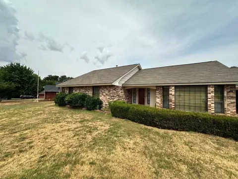 1907 Ensey Ter, Mustang, OK 73064