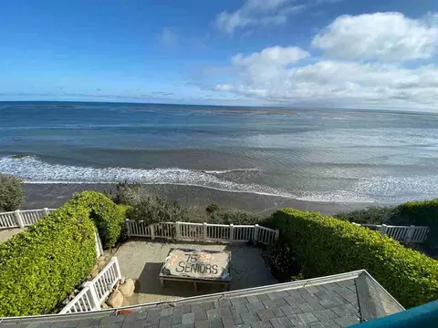 6575 Del Playa Dr, Isla Vista, CA 93117