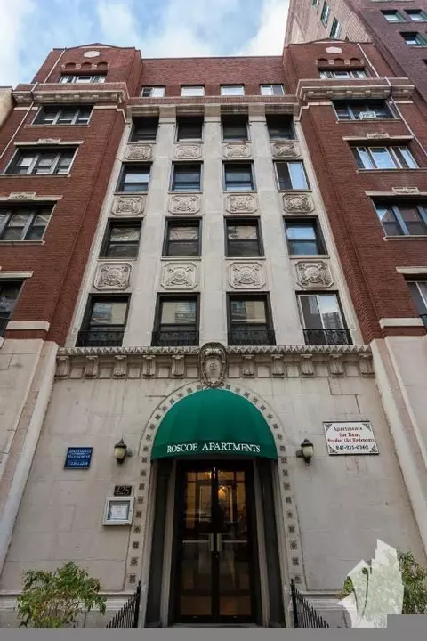 425 W Roscoe St #505, Chicago, IL 60657
