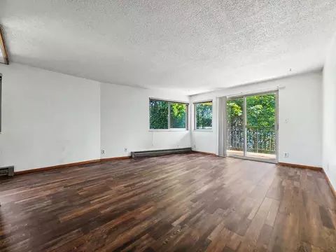 2040 8th Ave N #202, Seattle, WA 98109