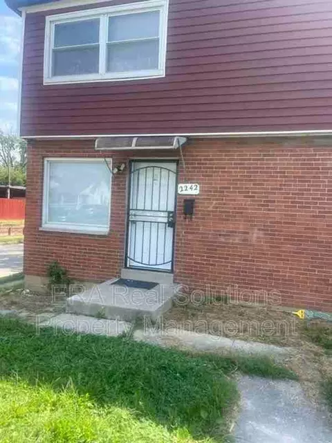 2242 Dresden St, Columbus, OH 43211
