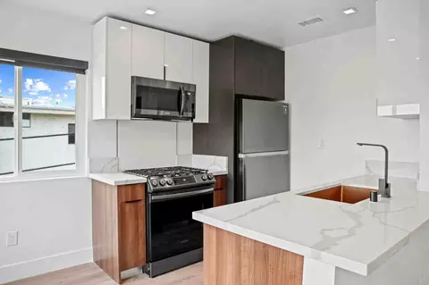 701 N Hill Pl #5, Los Angeles, CA 90012