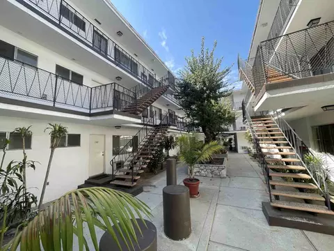 365 W Doran St #104, Glendale, CA 91203