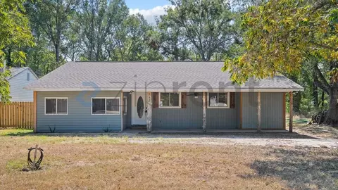 247 Everglade Dr, Livingston, TX 77351
