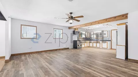 247 Everglade Dr, Livingston, TX 77351