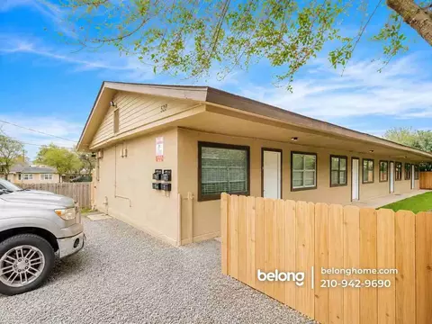 522 Altitude Dr #2, San Antonio, TX 78227