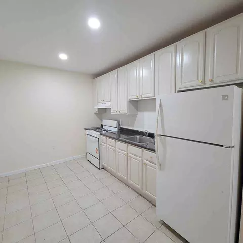 226 Orchard St #2L, East Rutherford, NJ 07073