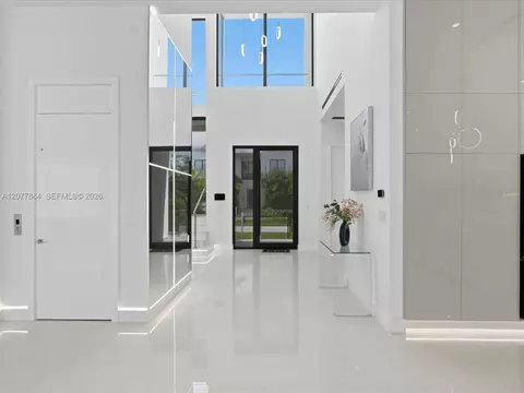 Undisclosed, Sunny Isles Beach, FL 33160