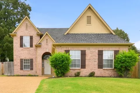 1280 Carlton Ridge Dr, Cordova, TN 38016