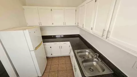 743 S Burlington Ave #6, Los Angeles, CA 90057