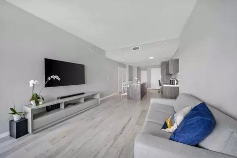 9801 Collins Ave #16H, Bal Harbour, FL 33154