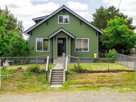 1402 S 80th St, Tacoma, WA 98408