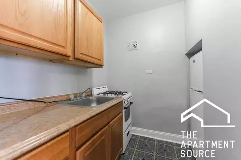 4735 N Beacon St #310, Chicago, IL 60640