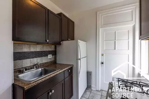 1367 W Estes Ave #2K, Chicago, IL 60626