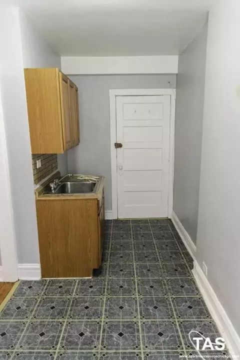 4612 N Beacon St #3H, Chicago, IL 60640