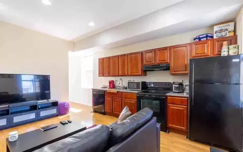1147 S 26th St #B, Philadelphia, PA 19146