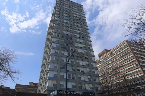 5650 N Sheridan Rd #15F, Chicago, IL 60660