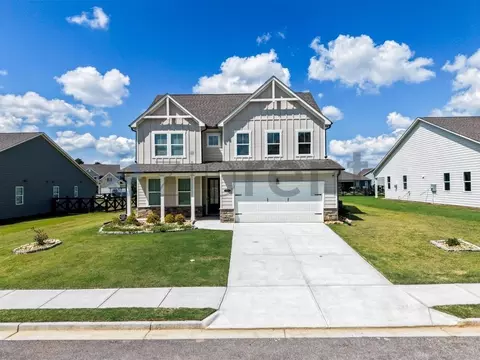 104 Grand Meadows Dr, Hoschton, GA 30548