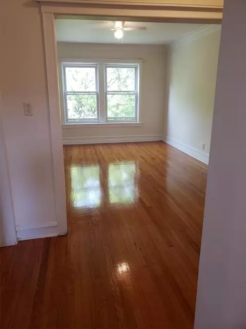 905 W 76th St #905-2, Chicago, IL 60620