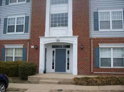 653 Constellation Sq SE #1, Leesburg, VA 20175