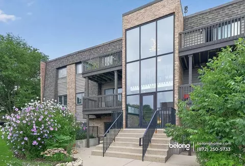 1420 Stonebridge Cir #N5, Wheaton, IL 60189
