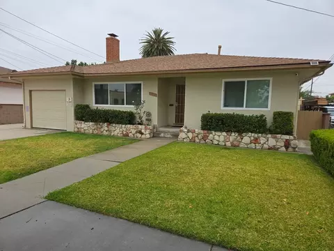 11925 Ramona Ave #B, Hawthorne, CA 90250