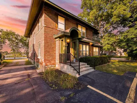 3160 Dixie Hwy, Sylvan Lake, MI 48328