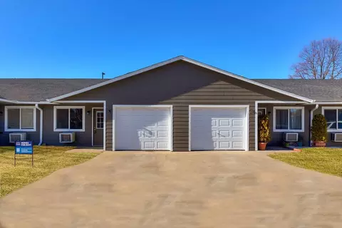1682 S 15th Ave W, Newton, IA 50208
