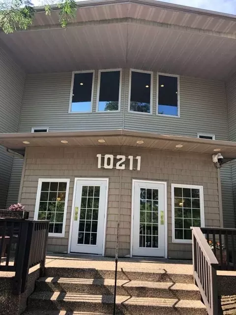 10211 Cedar Lake Rd #115, Minnetonka, MN 55305