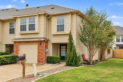 3933 Fernando Dr, Euless, TX 76040