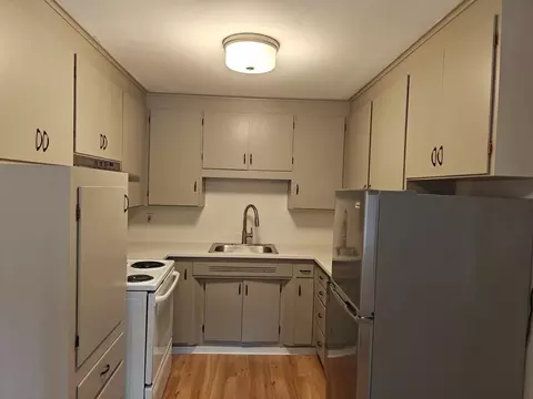 11521 26th Ave NE #6, Seattle, WA 98125