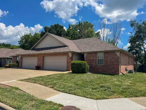 2945 W Cardinal St, Springfield, MO 65810