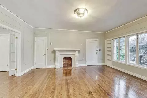 297 Macarthur Blvd, Oakland, CA 94610