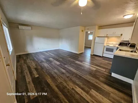 130 NE 6th St, Bend, OR 97701