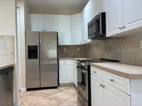 101 Lake Monterey Cir, Boynton Beach, FL 33426