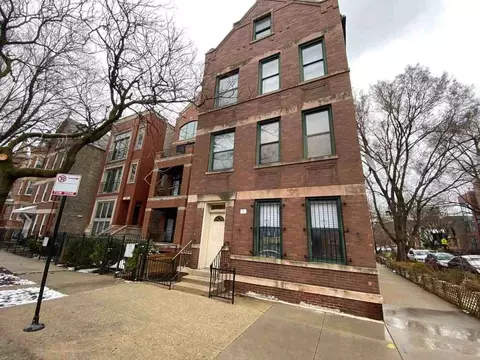 2301 N Leavitt St #1F, Chicago, IL 60647